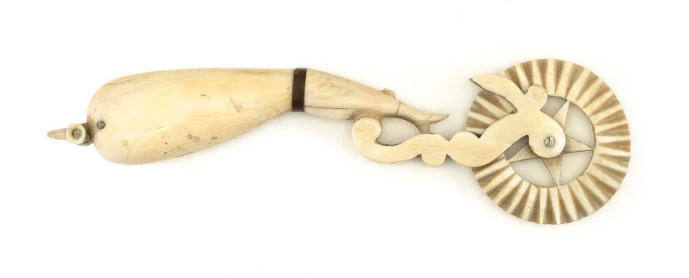 WHALE IVORY NAUGHTY NELLIE PIE 30b6c2