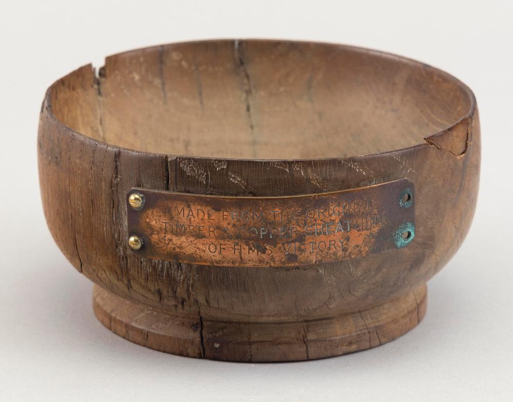 BOWL MADE FROM TIMBER AND COPPER 30b6e7