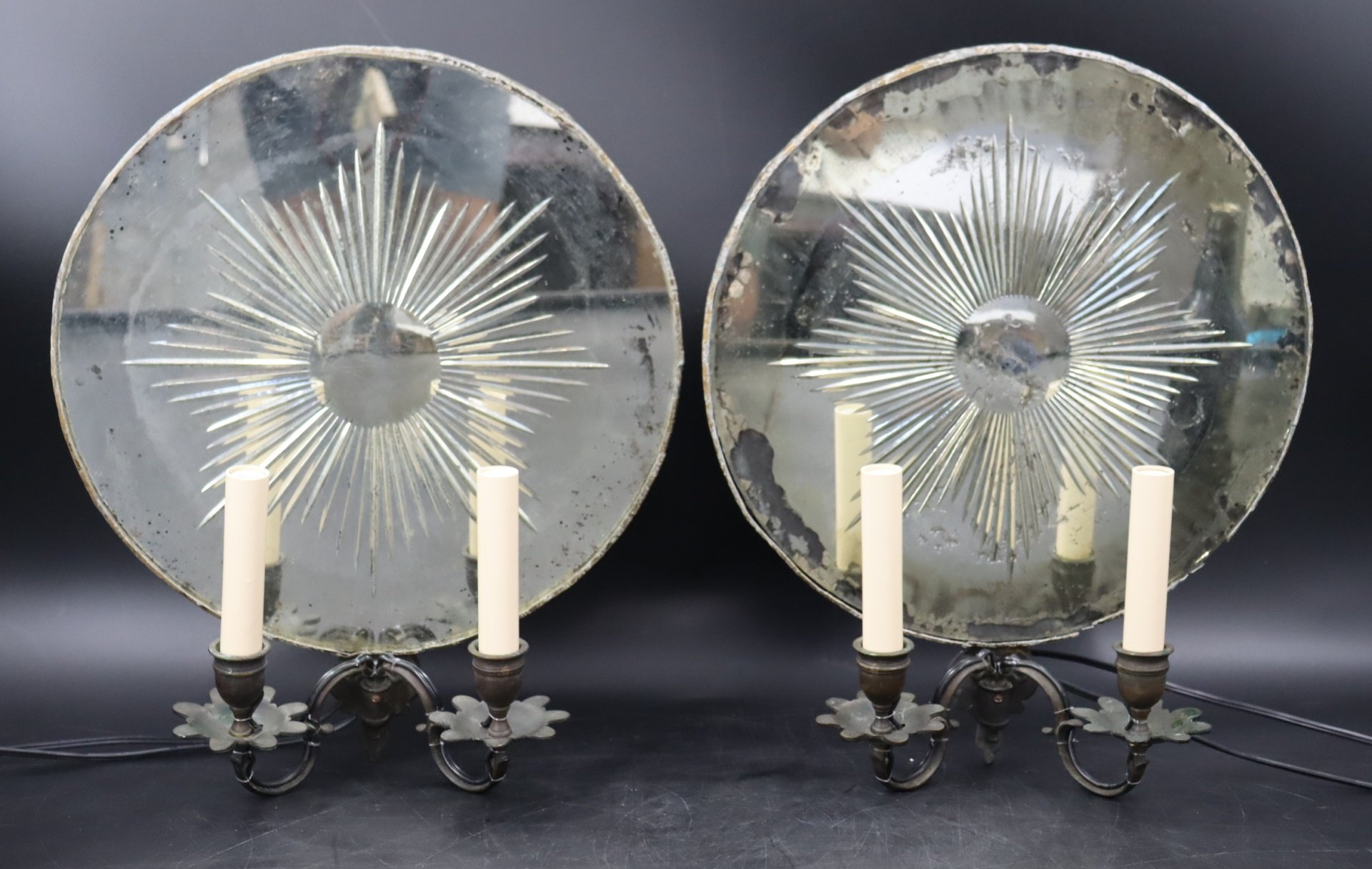 A PAIR OF MIRRORED BACK 2 LIGHT 30b817