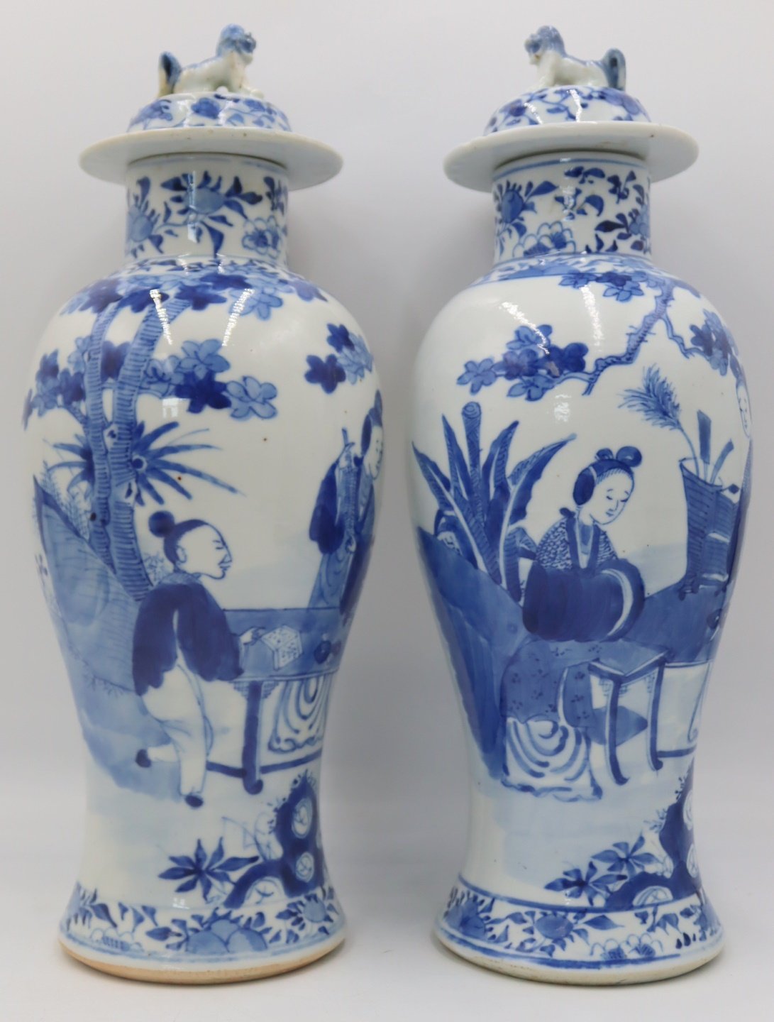 PAIR OF SIGNED CHINESE BLUE AND