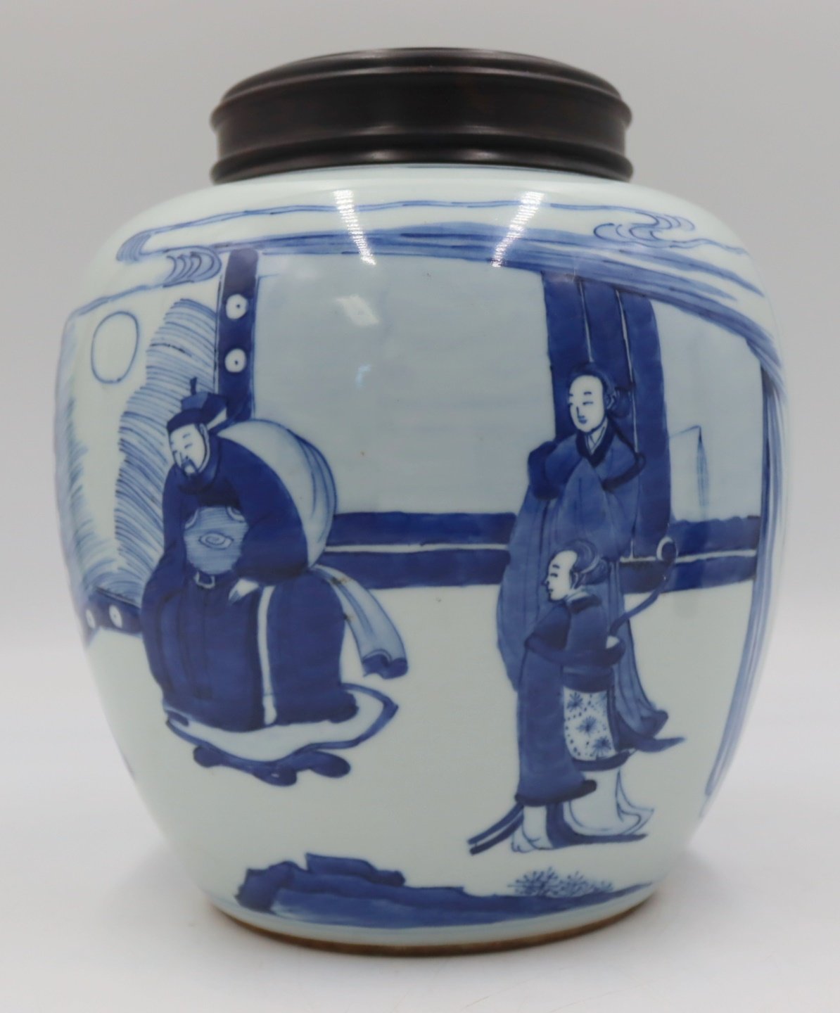 CHINESE BLUE AND WHITE JAR WITH