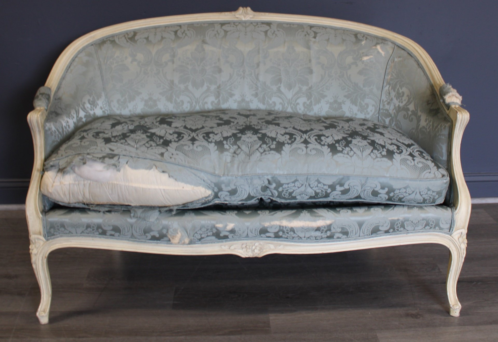 LOUIS XV STYLE WHITE PAINTED SETTEE.