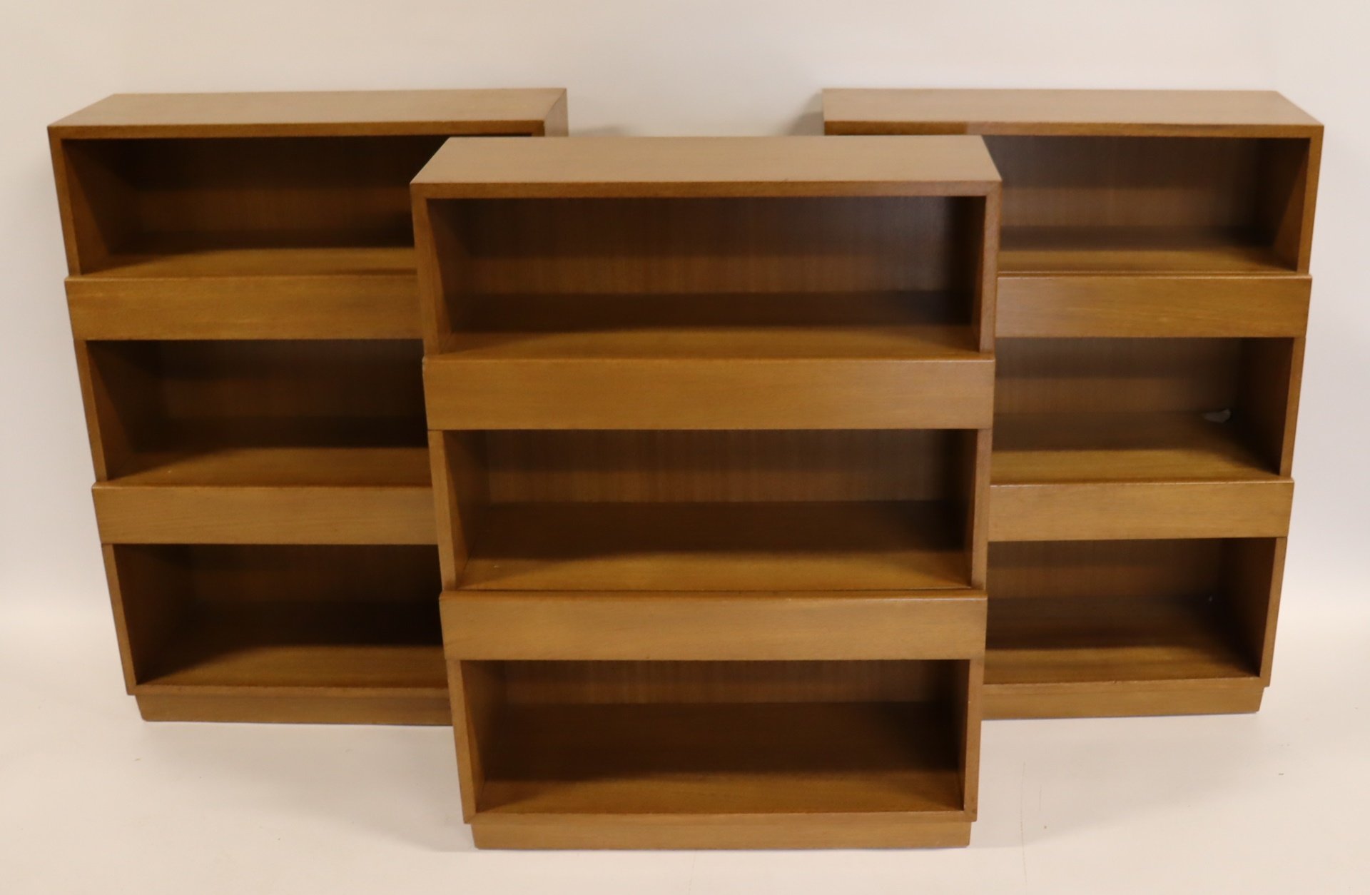 3 DUNBAR OPEN FRONT BOOKCASES WITH 30b8e7