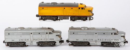 THREE LIONEL 2033 TRAIN LOCOMOTIVES  30e3d2