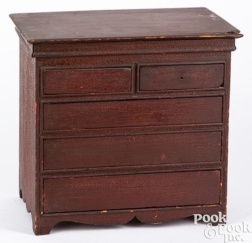MINIATURE PAINTED PINE CHEST OF 30e534