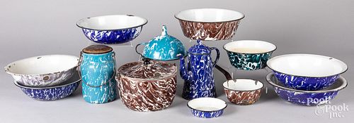 THIRTEEN PIECES OF GRANITEWARE,