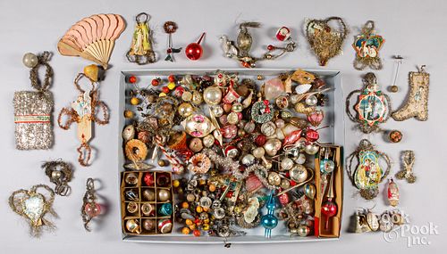 GROUP OF VINTAGE AND ANTIQUE CHRISTMAS