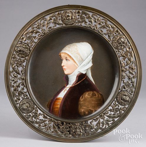 PAINTED PORCELAIN PLAQUE OF A WOMANPainted 30e9be