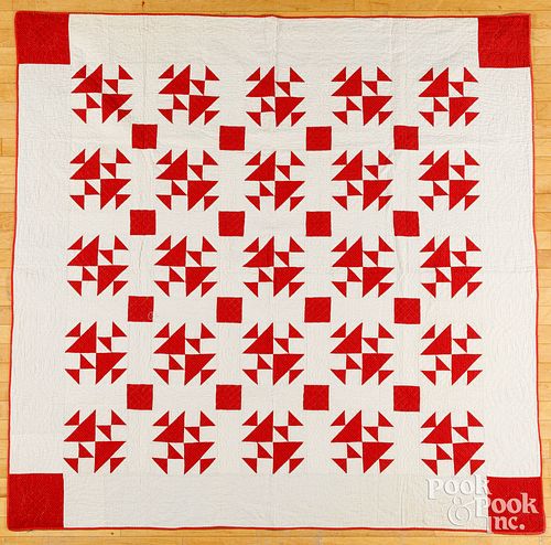 BOWTIE VARIANT PATCHWORK QUILT,