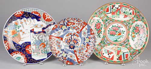 THREE CHINESE AND JAPANESE PORCELAIN 30eb81