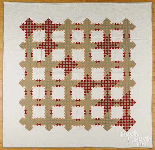 IRISH CHAIN VARIANT PATCHWORK QUILT,