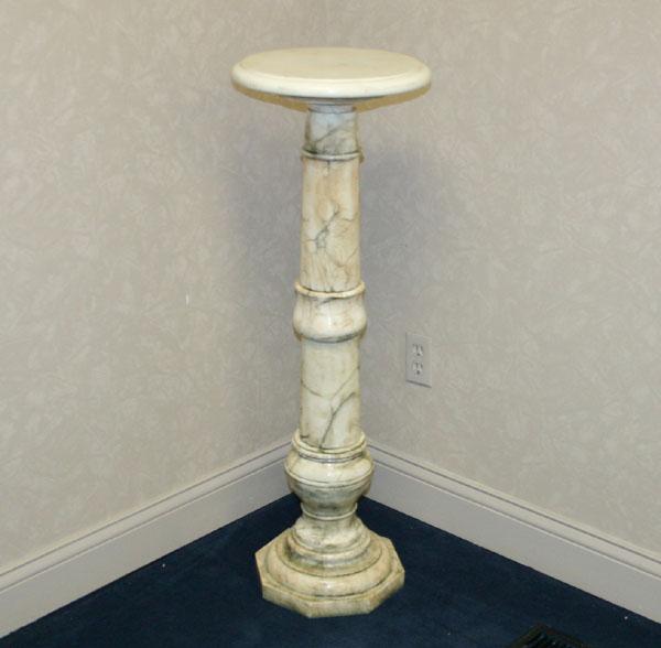Victorian era turned marble pedestal  4e469