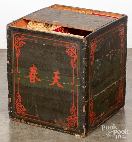 CHINESE PAINTED TEA BIN, 19TH C.Chinese