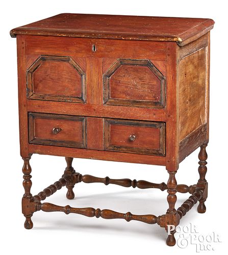 WILLIAM AND MARY OAK AND PINE CHEST 30edbd