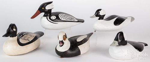 FIVE CARVED AND PAINTED DUCK DECOYS  30f092