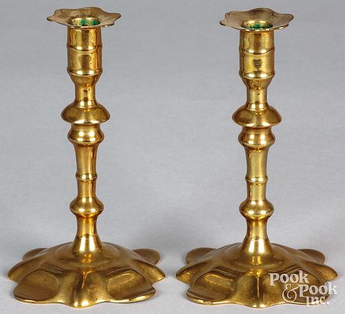 PAIR OF ENGLISH QUEEN ANNE BRASS 30f1fb