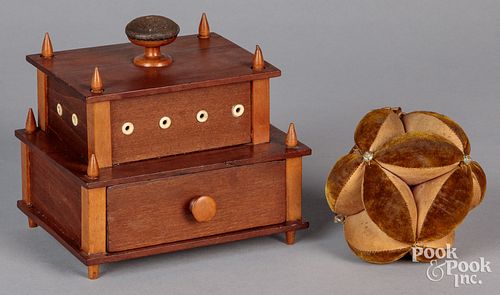 SPOOL CADDY 19TH C AND A SEWING 30f22d