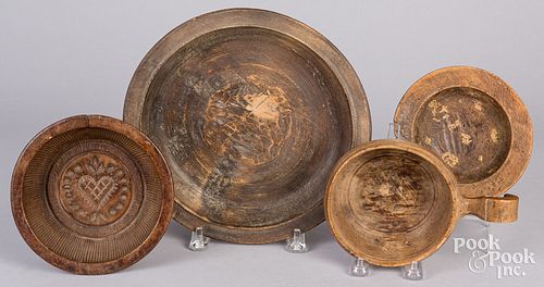 FOUR PIECES OF SCANDINAVIAN WOODENWARE  30f2f2