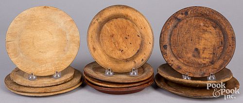 ELEVEN TURNED WOOD PLATES, 19TH