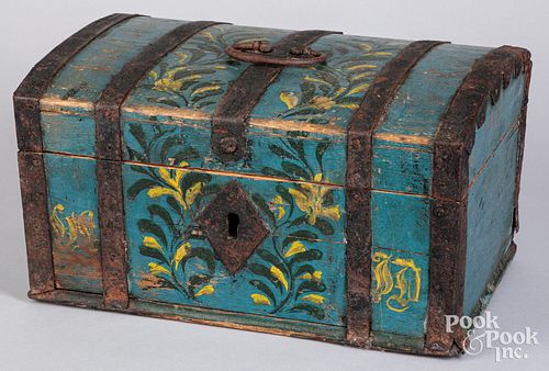 SCANDINAVIAN PAINTED LOCK BOX  30f48b