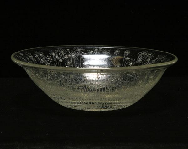 Signed etched art glass bowl etched 4e547