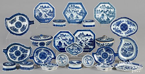CHINESE EXPORT BLUE AND WHITE PORCELAIN,