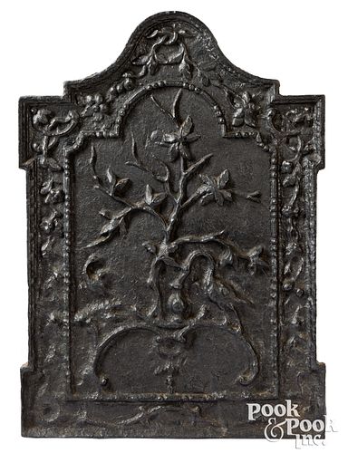 CAST IRON FIREBACK, LATE 18TH C.Cast