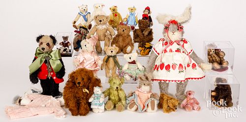 LARGE GROUP OF CONTEMPORARY PLUSH