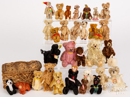LARGE GROUP OF MINIATURE TEDDY 30d4f9