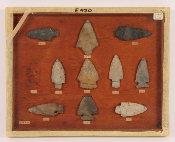 Frame of 10 wire mounted arrowheads 4e222