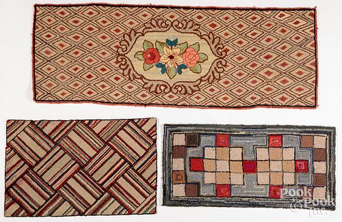 THREE GEOMETRIC HOOKED RUGS EARLY 30d578