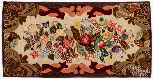FLORAL HOOKED RUG EARLY 20TH C Floral 30d579