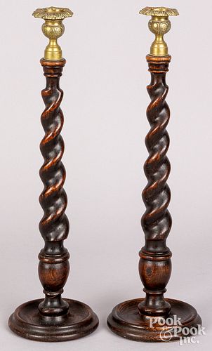 PAIR OF ENGLISH OAK SPIRAL CANDLESTICKSPair 30d588