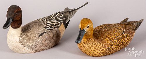 PAIR OF CARVED AND PAINTED PINTAIL 30d6c4