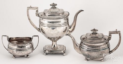 THREE PIECE GEORGIAN SILVER TEA 30d7c5