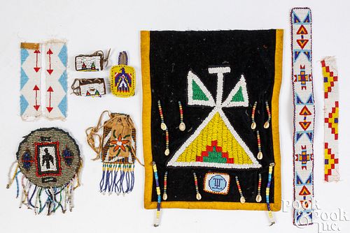 GROUP OF NATIVE AMERICAN INDIAN BEADWORK,