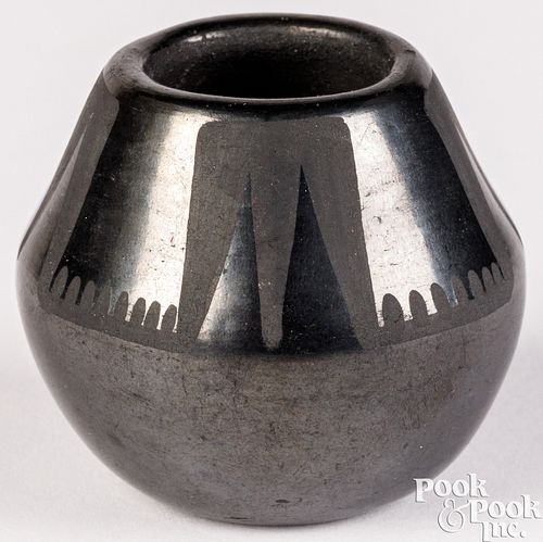 SAN ILDEFONSO POTTERY BLACK ON BLACK