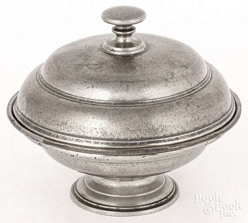 SMALL SERVING PLATE WITH DOMED