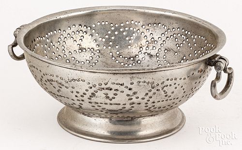 ENGLISH PEWTER COLANDER CA 1800English 30da9c