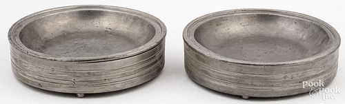 ROUND PEWTER WARMING PLATES EARLY 30dafe