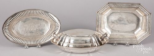 THREE STERLING SILVER SERVING DISHESThree 30dc2d