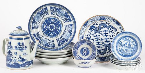 CHINESE EXPORT BLUE AND WHITE PORCELAIN  30dc5f