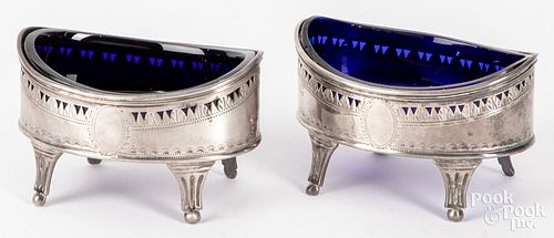 PAIR OF ENGLISH SILVER SALTS BY 30dd0d