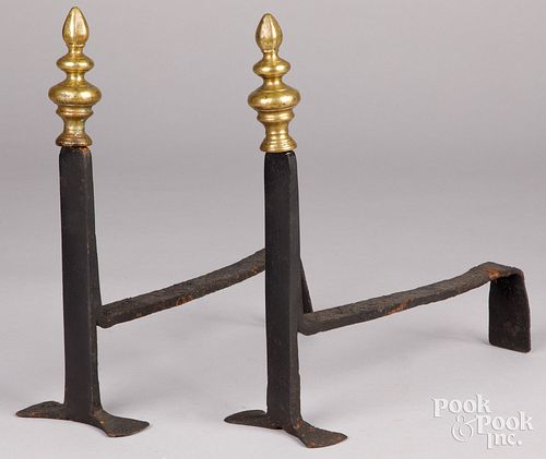 PAIR OF WROUGHT IRON ANDIRONS  30dfe2