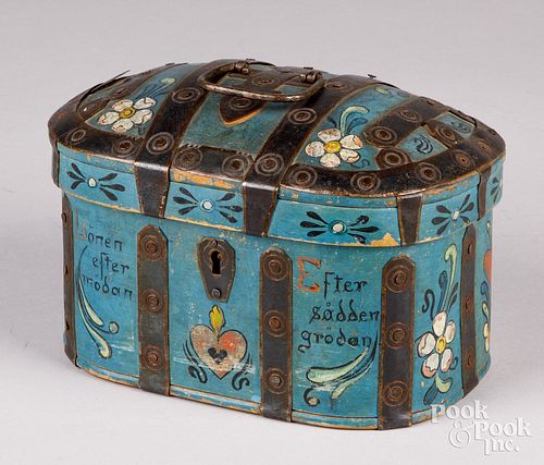 SCANDINAVIAN PAINTED LOCK BOX  30dffc