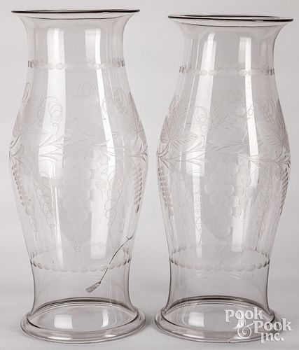PAIR OF ETCHED GLASS HURRICANE 30e0f2