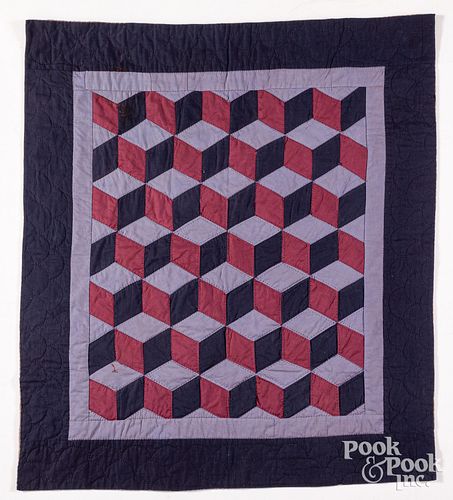 AMISH TUMBLING BLOCKS YOUTH QUILT  30e16e