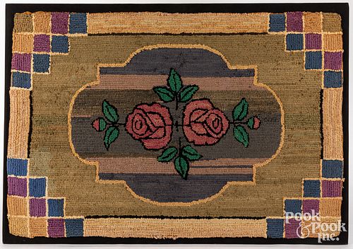 HOOKED RUG WITH ROSES, EARLY 20TH