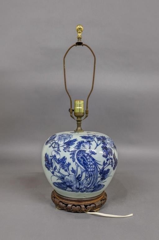 Chinese ginger jar lamp, 19th c.
9.5"H