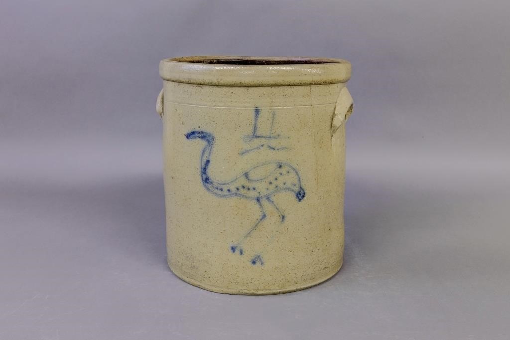 Stoneware 4 gallon crock with bird 310c47